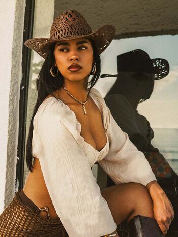 Full leaked Bronze morenaa private photo