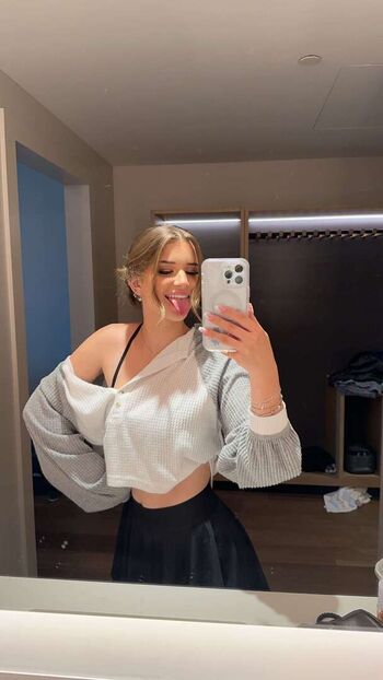 Full leaked Brooke monk page private photo