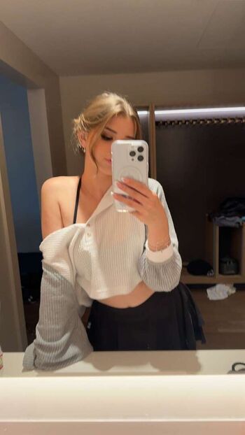 Full leaked Brooke monk page private photo