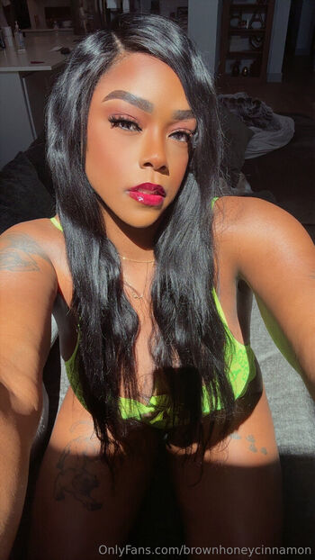 Full leaked Brownhoneycinnamon private photo