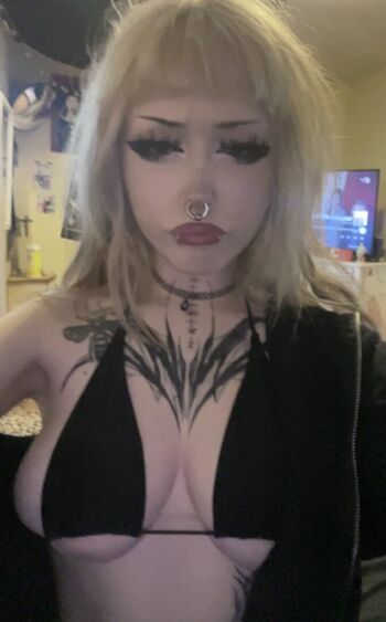 Full leaked Bruisedvioletx private photo
