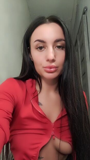 Full leaked Brunette private photo
