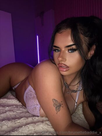 brunettebaddie_x