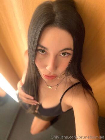 Full leaked Brunettemiaa private photo