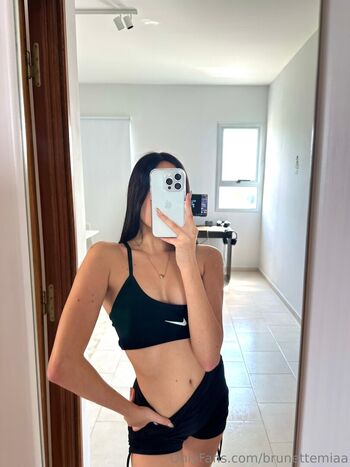 Full leaked Brunettemiaa private photo