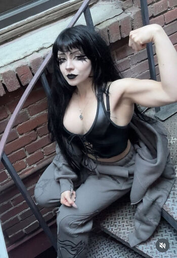 Full leaked Buffgothmom private photo