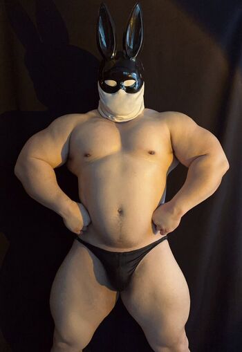 Full leaked Bulkymax private photo