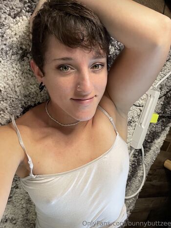 Full leaked Bunnybuttzee private photo