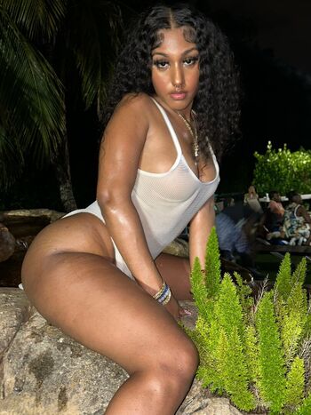 Full leaked Burlz page private photo