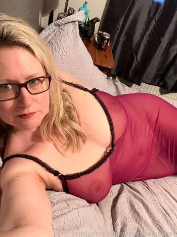Full leaked Bustyblondmombshell page private photo