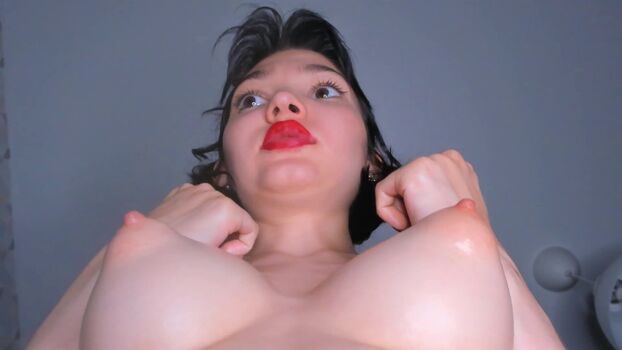 Full leaked Bzzzme private photo