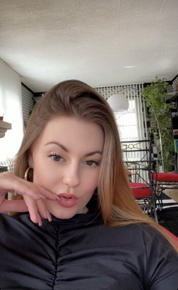 Caarlita75