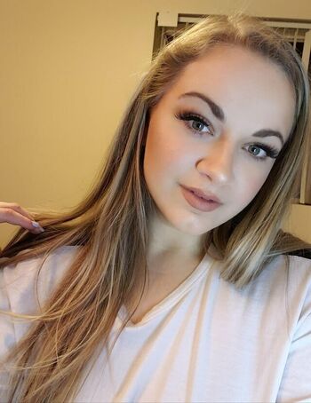 Full leaked Cadelyn takace private photo