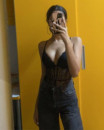 Full leaked Caiityya private photo