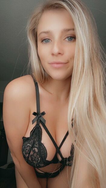 Full leaked Cailee lewis private photo