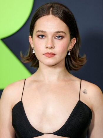 Full leaked Cailee spaeny private photo