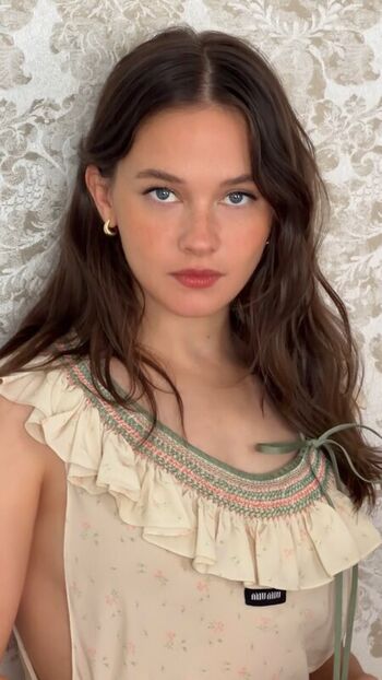 Full leaked Cailee spaeny private photo