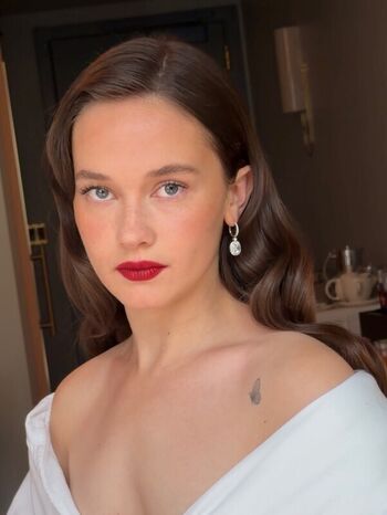 Full leaked Cailee spaeny private photo