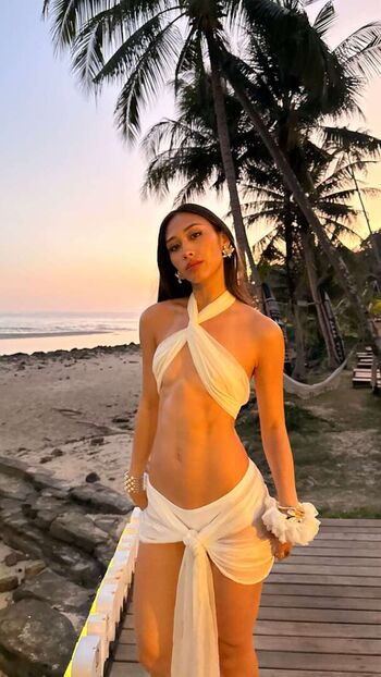 Full leaked Cait knight private photo