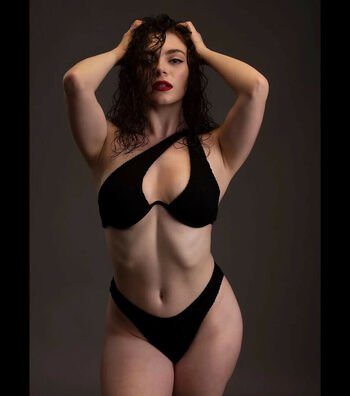 Full leaked Caitlin bond private photo