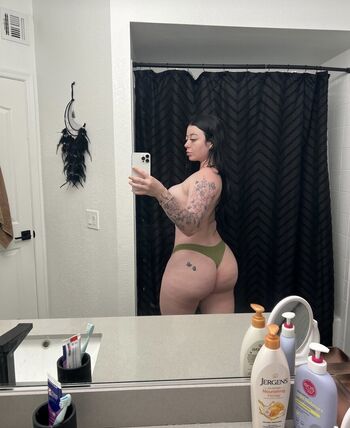 Full leaked Caitlyneavess private photo
