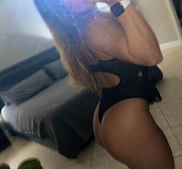 Full leaked Caleighmackenzie private photo