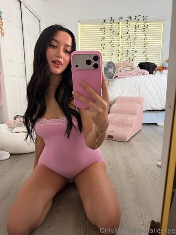 Full leaked Calie skye private photo