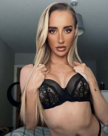 Full leaked Calliekingx page private photo