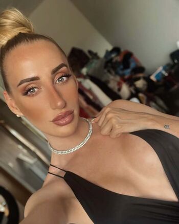 Full leaked Calliekingx private photo