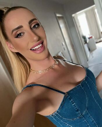 Full leaked Calliekingx private photo