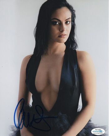 Camila Mendes