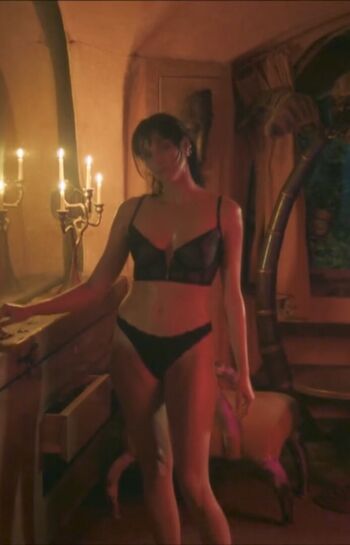 Full leaked Camille lou private photo