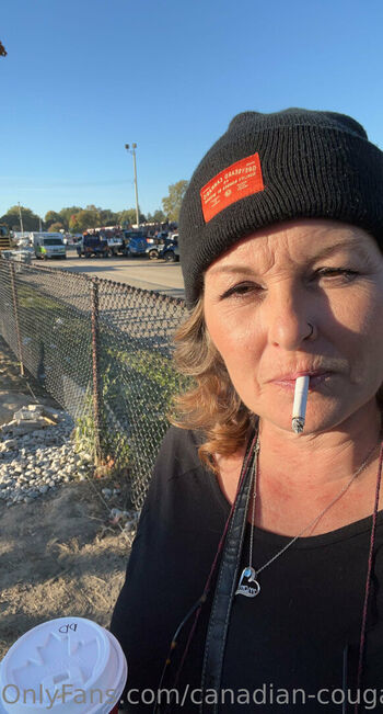 Full leaked Canadian cougar private photo