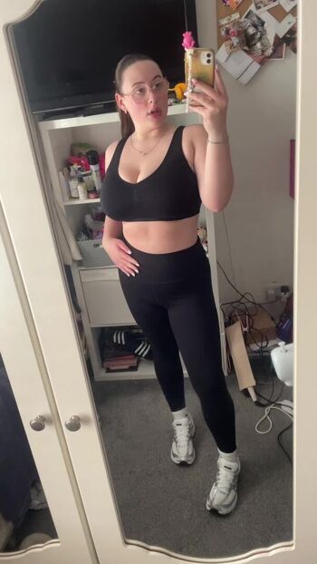 Full leaked Candicedih private photo