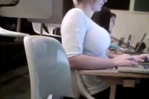 CANDID Boobs