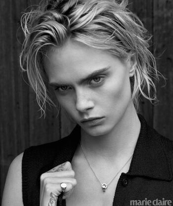 Full leaked Cara delevingne private photo
