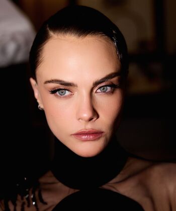Full leaked Cara delevingne private photo