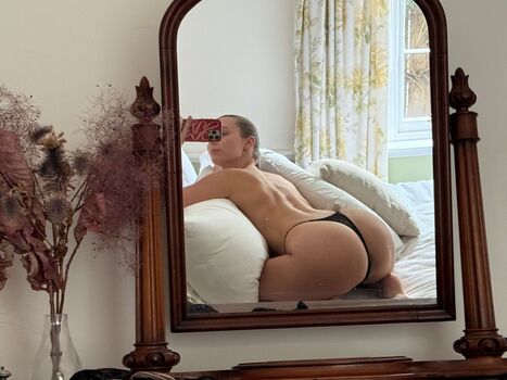 Full leaked Cara ellis private photo