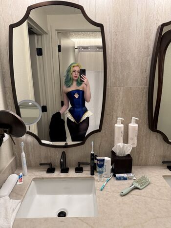 Full leaked Carbunny private photo