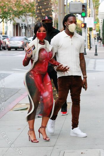 Full leaked Cardi b private photo