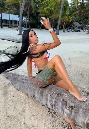 Full leaked Cardi b private photo