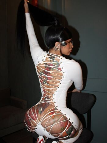 Full leaked Cardi b private photo
