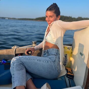 Full leaked Carla bezanson private photo