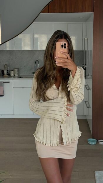 Full leaked Carla bezanson private photo