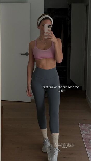 Full leaked Carla bezanson private photo