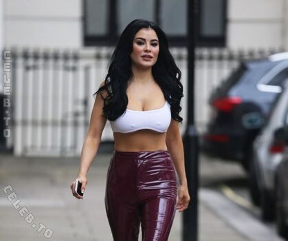 Full leaked Carla howe private photo