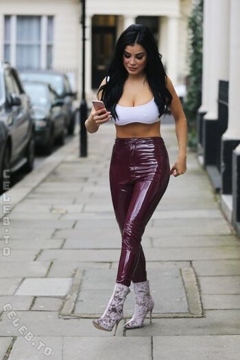 Full leaked Carla howe private photo