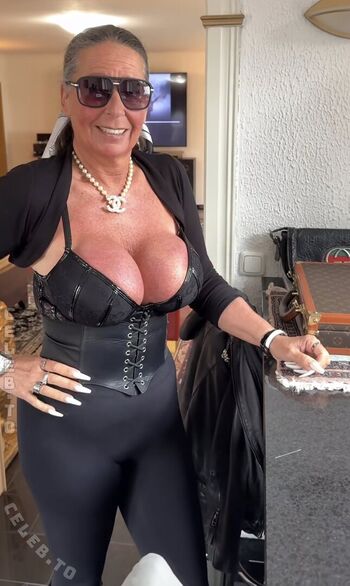 Full leaked Carla lagerfeld private photo
