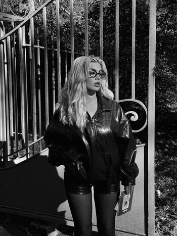 Full leaked Carla moreau page private photo