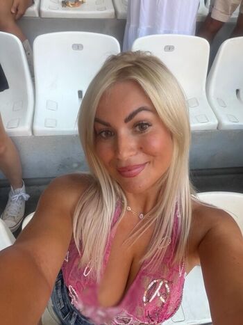 Full leaked Carla moreau private photo